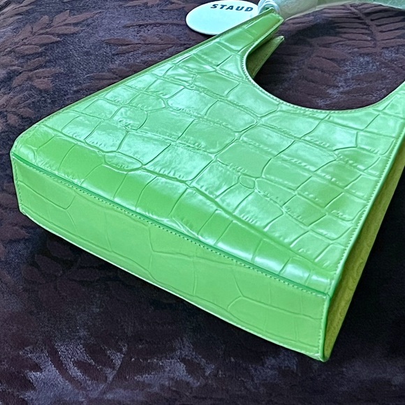 🌺🎉HP🎉🌺 NWT Staud Rey Croc Embossed Shoulder Bag Pistachio - Picture 7 of 16